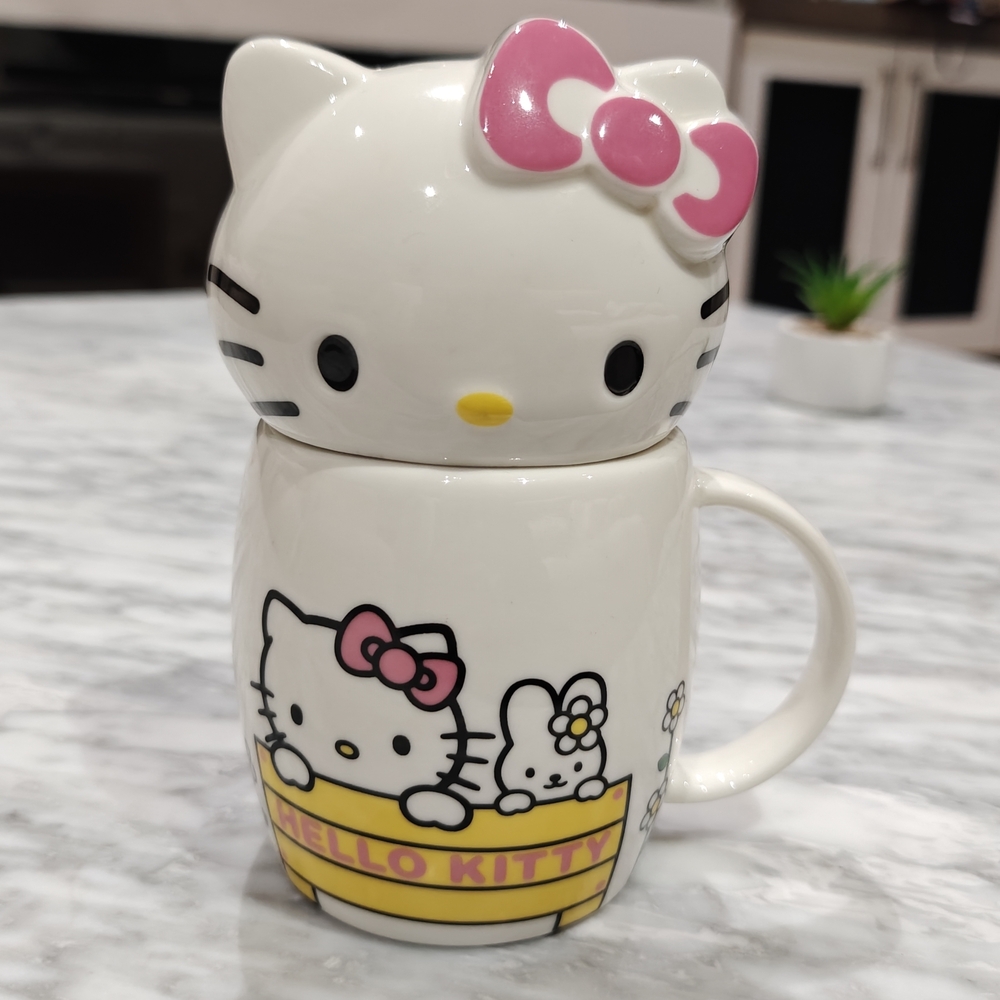 Hello Kitty Ceramic Mug with Lid